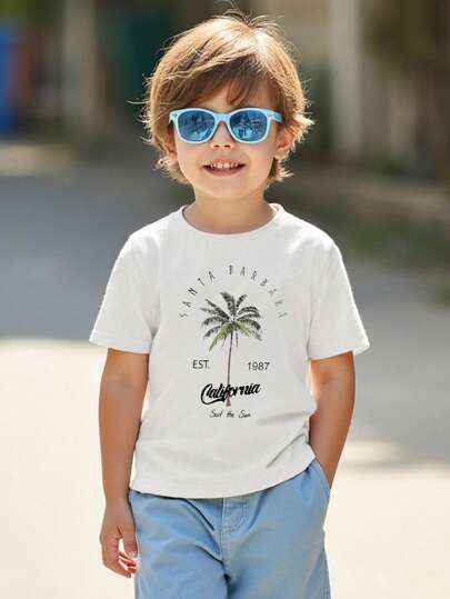 SHEIN 年轻男孩休闲时尚度假风格椰子树图案，经典城市名称文字“加利福尼亚”图形短袖T恤，适合夏季