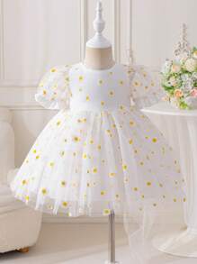 SHEIN Glamorique Kids 女婴优雅雏菊印花泡泡袖连衣裙 - 白色 - 查看 3