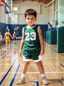 SHEIN Young Boy 字母圖案背心和運動短褲