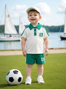 SHEIN طقم قميص بولو وشورت للأطفال الرضع والصغار 2 قطعة، بتصميم رياضي كاجوال مع طباعة أرقام وكتابات إنجليزية، للربيع والصيف - أخضر - مشاهدة 2