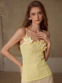MOTF PREMIUM TEXTURED FLORAL PATCHED CAMI TOP
