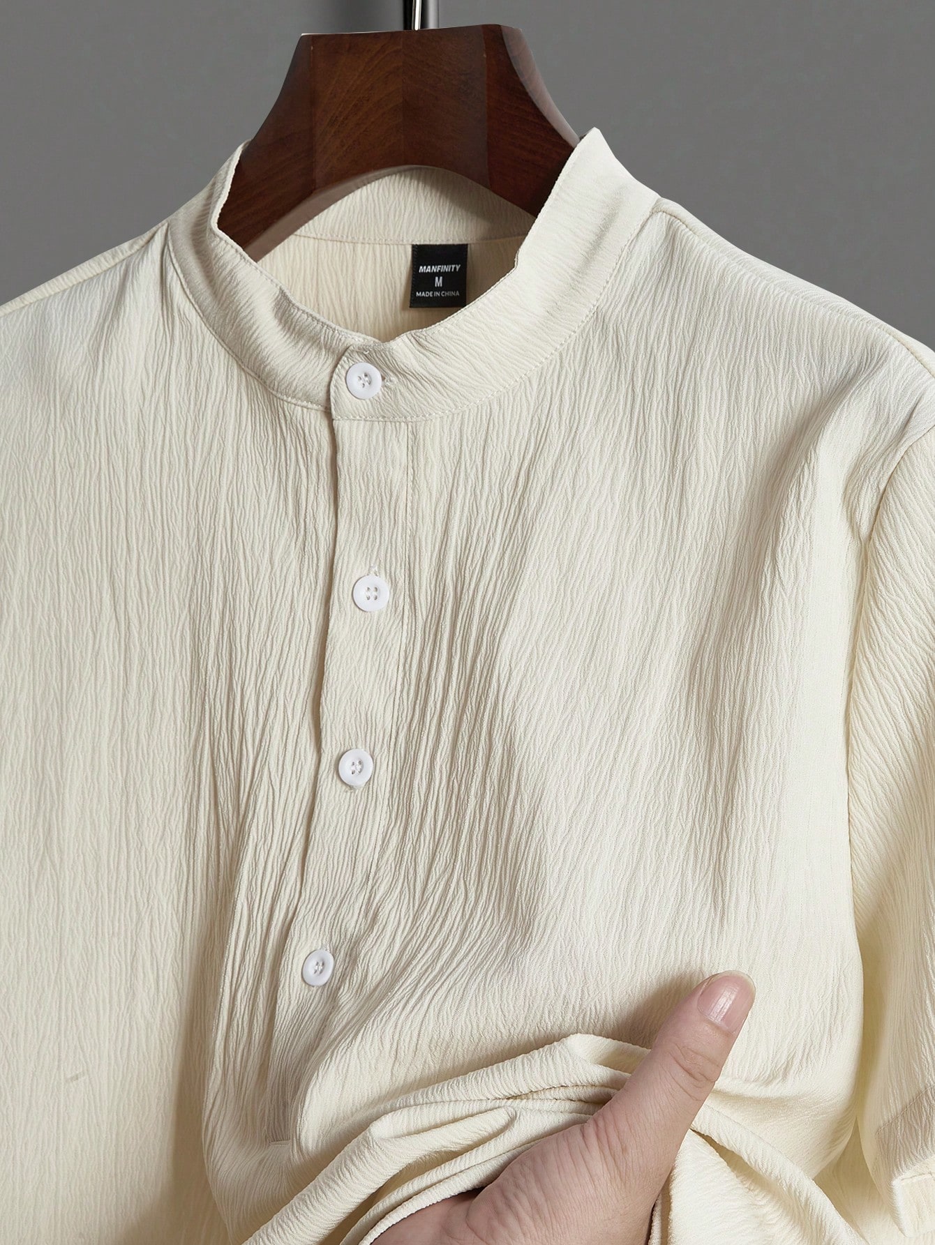 Manfinity Homme بدلة رجالية مكونة من قميص بأزرار ن...