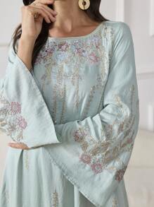 Al Najma 女士优雅花朵刺绣喇叭袖宽松连衣裙，端庄的长袍