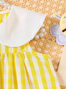 SHEIN Playful Pals Baby Girl Summer Plaid Print Applique Bee Front Button Dress