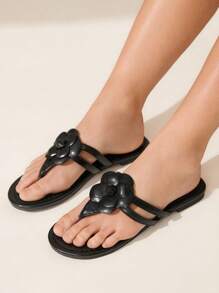 CUCCOO CHICEST Sandalias planas casuales con diseño de flor de camelias 3D para mujer, elegantes chanclas para vacaciones, uso en fiestas románticas y playa, ideal para el Día de San Valentín - Negro - Ver 5