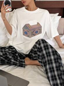 DAZY Conjunto de pijama para mujer con Top de camiseta con estampado gráfico y pantalón holgado y recto a cuadros