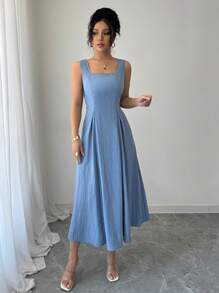 Gloray Elegantes hellblaues Kleid mit vertikalen Streifen, quadratischem Ausschnitt, rückenfreiem Design und Taillengürtel