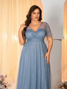 SHEIN Belle Vestido de dama de honor de tul con lentejuelas, volantes, mangas abullonadas, decoración de tela plisada, elegante y romántico, en azul polvoriento de talla grande - Neblina azul - Ver 2