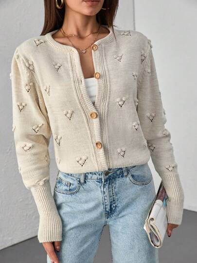 EURMUSE Strickjacke Damen Beige – Cardigan Mit Herz Ajour Muster & Holzknöpfen, Cozy Knitwear #RomantischeOutfits #BrunchBereit #NeueHerbstmode Knitted Cardigan For Women Womens Cardigans Button Up Cardigan Womens Sweaters Long Sleeve Cardigan