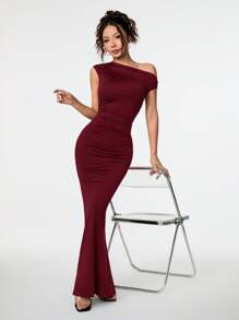 SHEIN PETITE Summer Clothing, Daily Date And Travel Outfits, Party Outfits, Elegant Women's Inner Outfits, Going Out Outfits, Sloping Shoulder Asymmetrical Extra-Long Fishtail Dress, Club Women Outfits, Date Outfits, Banquet Dresses,Summer Dresses For Women,Graduation Dresses