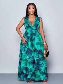 SOLERSUN Women's Plus Size Simple Everyday All Over Print Deep-V Neck Sleeveless Long Dress (Random Printing) - Green - View 3