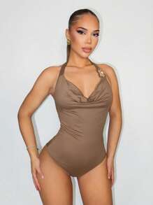 Zolique 性感棕色低胸不对称金属扣吊带女式紧身衣 - 卡其色 - 查看 6