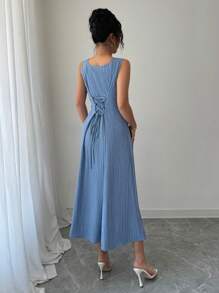 Gloray Elegantes hellblaues Kleid mit vertikalen Streifen, quadratischem Ausschnitt, rückenfreiem Design und Taillengürtel