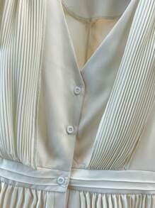 Franclia Elegant V-Neck Cap Sleeve Button Down Pleated Solid Color Blouse, Spring/Summer - Apricot - View 5