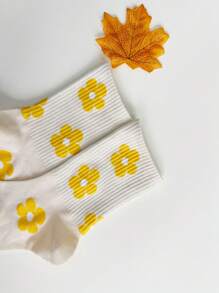 Caroline Law 1双夏季黄色花朵图案女士中筒袜