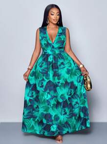 SOLERSUN Women's Plus Size Simple Everyday All Over Print Deep-V Neck Sleeveless Long Dress (Random Printing) - Green - View 6