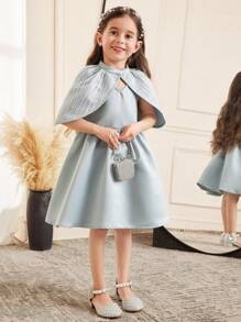 Elegante Jacke für Kleine Mädchen mit bestickter Spitze und Strass-Verzierung, kombiniert mit einem rückseitigen V-Ausschnitt Satinkleid mit Schleifenakzent, geeignet für Hochzeiten, Partys, Feiertage