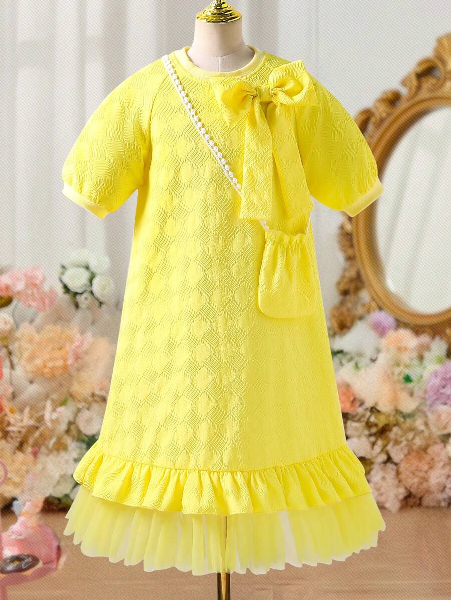 SHEIN 少女休闲优雅奢华可爱公主风泡泡袖蝴蝶结拼接网眼短款连衣裙,配斜挎包 - 黃色 - 查看 1
