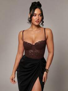 Silquee Lencería de encaje roja y sexy, camisola transparente con tirantes de espagueti y empalmado de encaje, versátil para uso diario, citas nocturnas y ropa de calle.