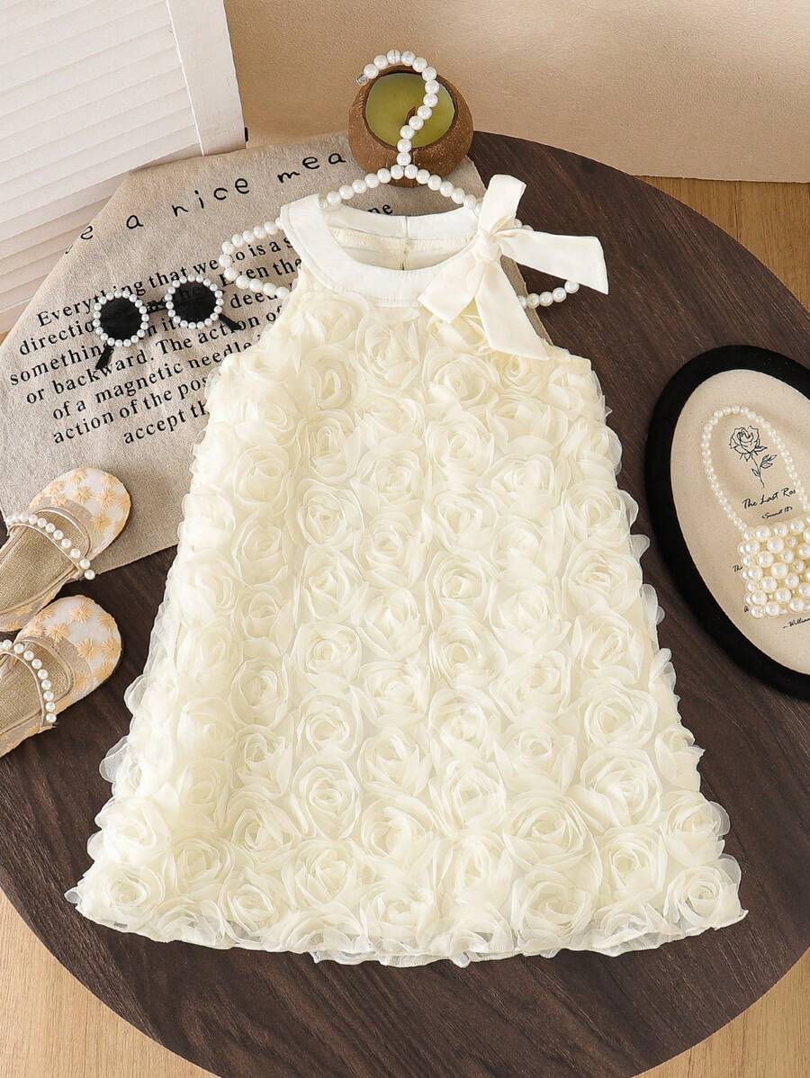 SHEIN Elladie kids 年轻女孩 3D 花卉网眼连衣裙,女孩可爱蝴蝶结宽松休闲吊带连衣裙,女孩夏季无袖公主裙适合日常或度假穿着 - 米色 - 查看 1