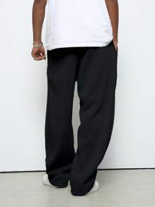 Manfinity EZcore Conjunto com 2 Calças Esportivas Casuais Masculinas de Cor Sólida com Cordão na Cintura, Pernas Largas e Modelagem Solta. Ideais para uso diário, passeios, escola, festas, casa, viagens e festivais de música. Um ótimo presente para namorados e também para toda a família.