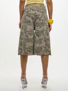 SUMWON WOMEN Camouflage Wide Leg Denim Culottes, Military-Inspired Side Graphic Print Cut-Off Hem, Festival Streetwear Fashion Shorts - Army Green - View 2