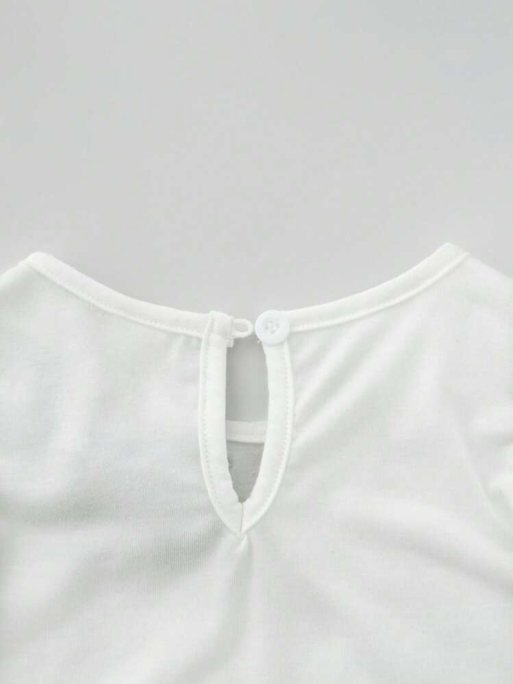 SHEIN Vintaside Kids 2pcs/Set Baby Girl Cute Cap Sleeve T-Shirt Top With Layered Ruffle Hem & Denim Shorts, Spring/Summer Outfit - White - View 3