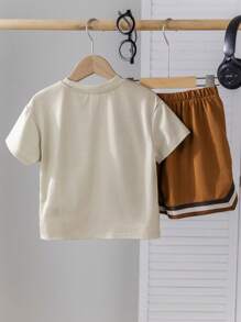 Bubblio 2pcs/Set Young Boys Casual Comfortable Versatile Printed Pattern Short Sleeve Top And Contrast Stripe Trim Shorts Set, Suitable For Spring And Summer - Brown - View 2