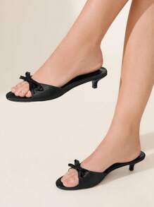 CUCCOO CHICEST 女士优雅蝴蝶结圆头小猫跟凉鞋，甜美浪漫的黑色缎面高跟鞋，适合下午茶、约会、优雅装扮、度假 - 黑色 - 查看 2