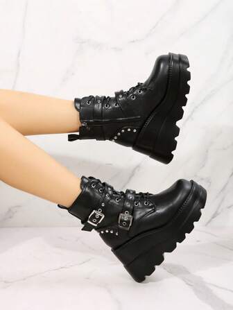 Goth Botas de tobillo negras con plataforma gruesa, punta redonda y hebilla para mujeres, para el otoño/invierno 2024, ideales para Navidad, Año Nuevo y San Valentín