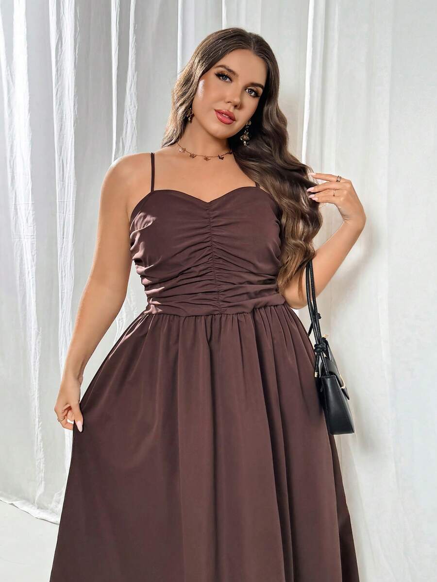 Firerie 大码女式优雅休闲通勤别致简约浪漫度假沙滩裙，带褶皱腰和细肩带，适合春夏季 - 咖啡棕 - 查看 1