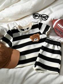 SHEIN 2 قطعة/طقم ملابس رضيع ولد/بنت زي متكاسل بقميص بأكمام قصيرة مطبوع به دبة مخطط والشورت المطابق،مريح ومناسب للارتداء اليومي،الرياضة،النزهات،المدرسة،الحفلات،العطلات،تصوير الصور،الربيع/الصيف