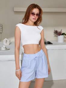 Cloudara Short boutonné rayé, manches longues, mélange de coton, taille élastique, col à revers, mini-short, style décontracté, fermeture boutonnée sur le devant, collection été, style preppy, alternative au bureau, style décontracté chic, pièce à la mode, à la fois professionnelle et ludique, silhouette féminine, design inspiré des années 2000