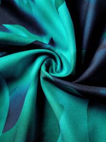 SOLERSUN Women's Plus Size Simple Everyday All Over Print Deep-V Neck Sleeveless Long Dress (Random Printing) - Green - View 7