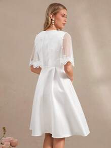 Amorya Vestito elegante da donna con applicazioni in pizzo, mantella aderente e decorazioni in perle di raso, adatto per matrimoni