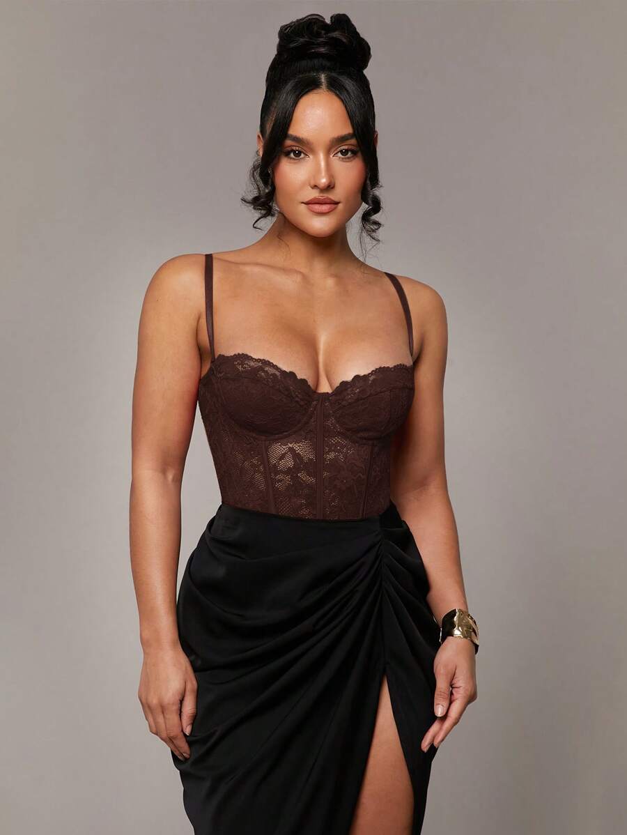 Silquee Lencería de encaje roja y sexy, camisola transparente con tirantes de espagueti y empalmado de encaje, versátil para uso diario, citas nocturnas y ropa de calle.