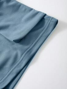 Manfinity Homme Conjunto de camiseta de cuello redondo de manga corta y pantalones cortos de unicolor para hombres, adecuado para el verano, atuendos cómodos - Neblina azul - Ver 4