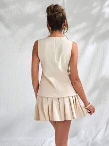 CLARA VERO Conjunto de dos piezas de mujer de unicolor que incluye chaleco y falda con detalles plisados y con botones