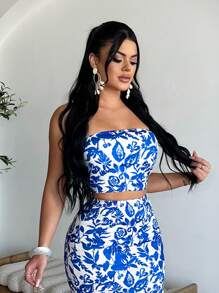 SHEIN SXY Bộ 2 áo crop top in hoa đi nghỉ cho nữ & chân váy bút chì midi, bó sát, trang phục mùa hè cho nữ, váy lễ Phục sinh cho nữ, trang phục đi biển cho nữ, kỳ nghỉ, bộ đồ hai mảnh đi nghỉ, trang phục ăn trưa cho nữ, trang phục Ibiza - Xanh và trắng - Xem 1