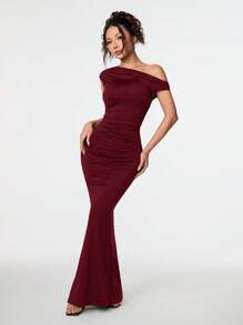 SHEIN PETITE Summer Clothing, Daily Date And Travel Outfits, Party Outfits, Elegant Women's Inner Outfits, Going Out Outfits, Sloping Shoulder Asymmetrical Extra-Long Fishtail Dress, Club Women Outfits, Date Outfits, Banquet Dresses,Summer Dresses For Women,Graduation Dresses