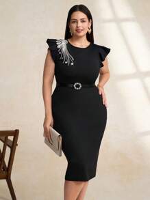 Chikora Curvy Plus Size Women's Romantic And Elegant Black Round Neck Cap Sleeve Waist Hip-Length Dress With Shiny Diamond Decoration On Shoulders,Business Casual Woman,Work Clothes Women,Old Money Style Women,Sparkly Dress Modest Dress,Going Out Dress,Office Outfits For Women - Black - View 1