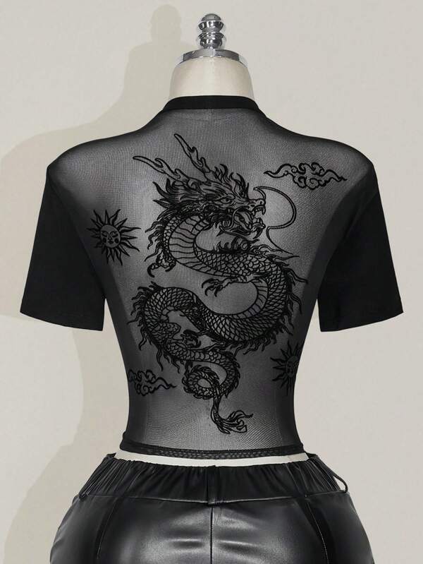 SHEIN ICON Camiseta negra de mujer con gráficos de salida otoñal, manga corta, estampado de dragón chino en malla transparente y espalda descubierta, talla grande