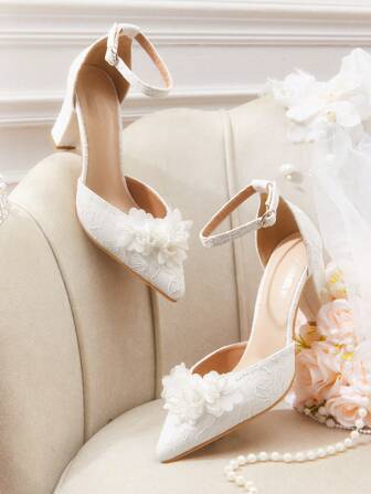 CUCCOO HITCHD 女士尖头粗跟仿珍珠和3D花卉蕾丝白色高跟鞋，适合派对、婚礼和圣诞节穿着