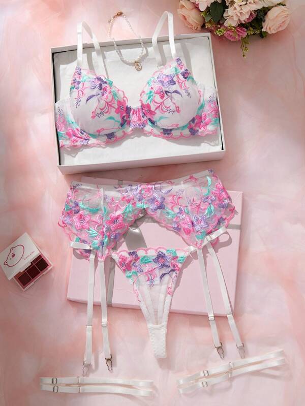 SHEIN 5pcs/Set Women's Pink Embroidered Romantic Lingerie Set