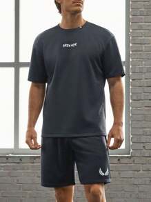 Manfinity BRENVOR Conjunto de dos piezas de hombre de moda casual de punto, camiseta de manga corta y pantalones rectos de cintura elástica, ajuste muscular, para verano