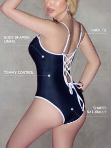 SHEIN Swim قطعة واحدة من ملابس السباحة ذات لون أحادي بقصة رقبة على شكل V وفتحة، موديل جديد مناسب للشاطئ والتجمعات والأنشطة الخارجية