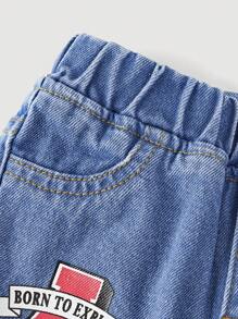 SHEIN 男婴石洗涂鸦字母印花破洞磨损宽松直筒蓝色牛仔裤，适合街头服饰和春夏服装