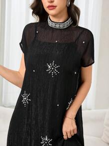 Al Najma Damen Perlenverziertes Abendkleid mit Stehkragen und kurzen Ärmeln