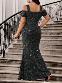 SHEIN Lady Robe longue et élégante pour le printemps et l'été, idéale pour le bureau, les fêtes, la Saint-Valentin, les cocktails, les concerts et festivals de musique. Modèle noir tricoté, fendu, dos nu, manches courtes et longues, convient aux grandes tailles. Tenues chics et élégantes pour femmes, parfaites pour l'été.