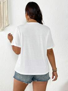 SHEIN Frenchy Plus Size Casual Heart Embroidery Round Neck Short Sleeve T-Shirt - White - View 2
